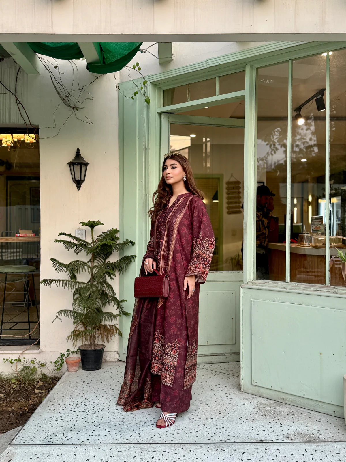 READY TO WEAR