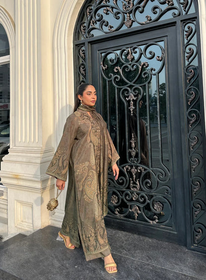 READY TO WEAR