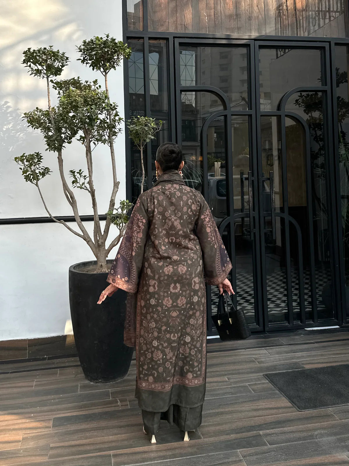 READY TO WEAR